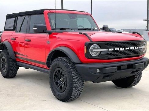 Used 2022 Ford Bronco Wildtrak image 13