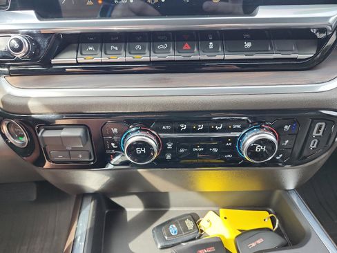 Used 2025 GMC Sierra 1500 SLT w/ SLT Premium Plus Package image 22