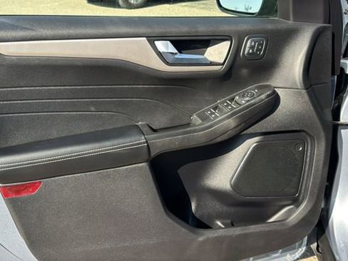 Certified 2022 Ford Escape SEL w/ Technology Package image 9