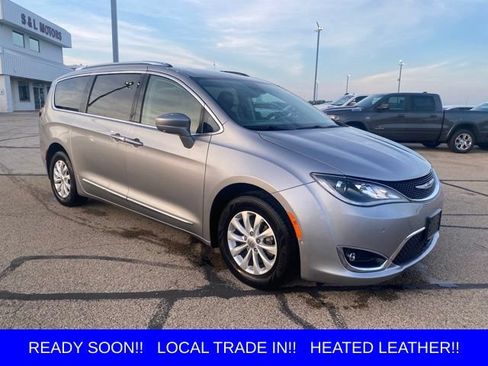 Used 2019 Chrysler Pacifica Touring-L w/ Advanced Safetytec Group FWD image 1