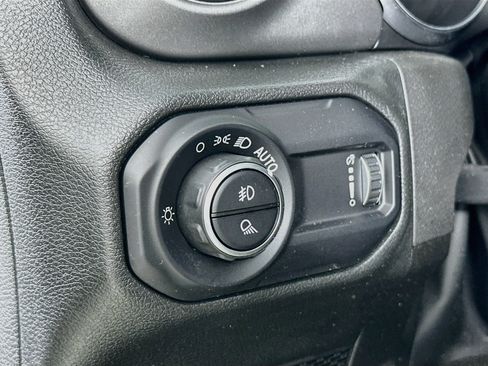 Used 2023 Jeep Gladiator Sport AWD/4WD image 10