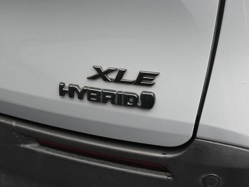 Used 2024 Toyota Sienna XLE Woodland Edition AWD/4WD image 25