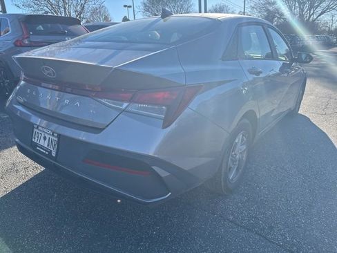 Used 2024 Hyundai Elantra SE image 6