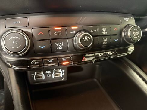 Used 2021 Dodge Durango SXT image 31