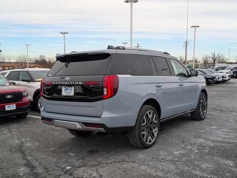 New 2026 Ford Expedition Platinum w/ Platinum Ultimate Package image 2