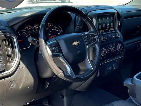 Used 2021 Chevrolet Silverado 1500 LT AWD/4WD image 8