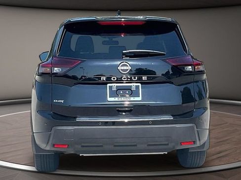 Certified 2026 Nissan Rogue SV FWD image 4