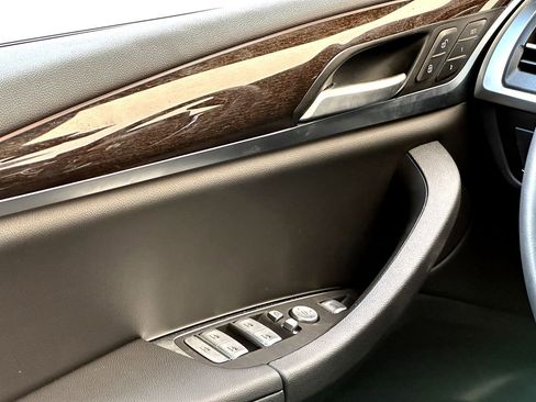 Certified 2025 BMW X4 xDrive30i image 28