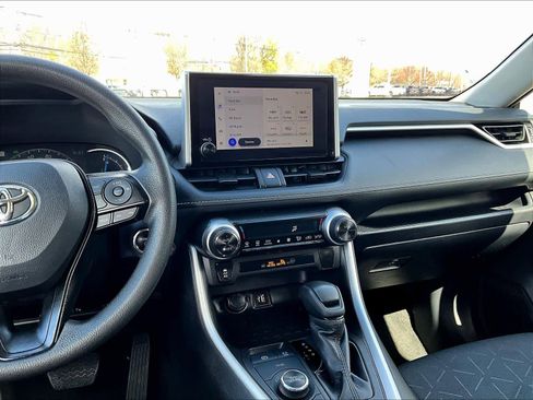 Used 2025 Toyota RAV4 XLE image 18