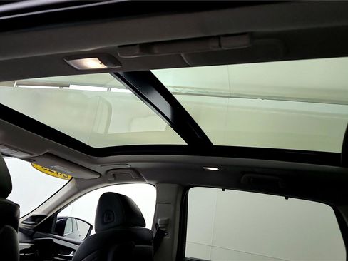 Used 2025 Acura MDX SH-AWD w/ Technology Package image 26