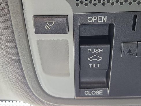 Used 2015 Acura TLX V6 FWD image 21