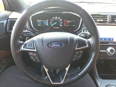 Used 2019 Ford Fusion Titanium AWD/4WD image 36