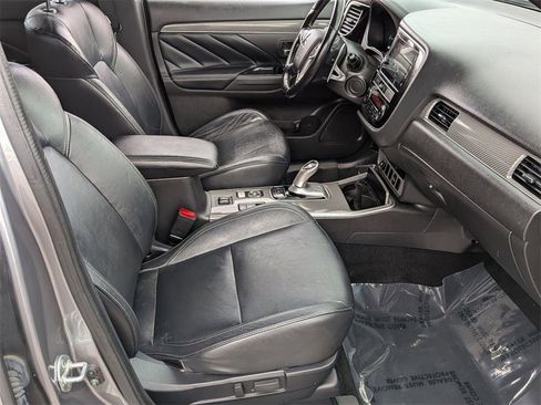 Used 2019 Mitsubishi Outlander SEL image 30