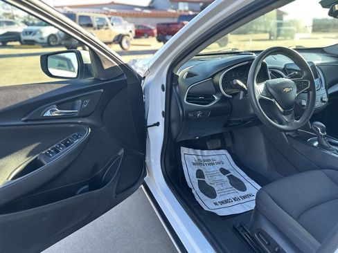 Used 2023 Chevrolet Malibu LT image 13