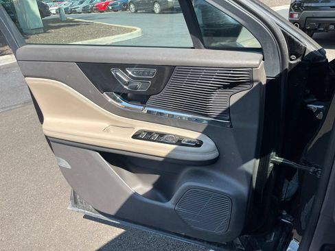 Used 2022 Lincoln Corsair AWD w/ Equipment Group 101A image 10