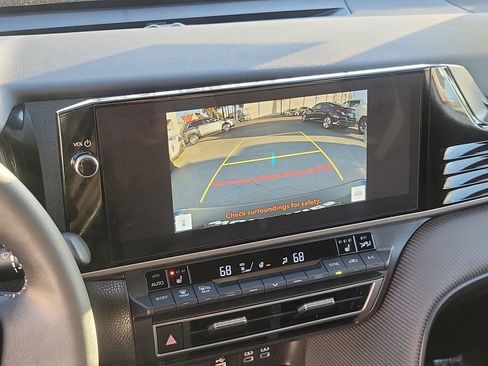 Used 2026 Toyota Camry SE w/ Multimedia Upgrade Package image 29