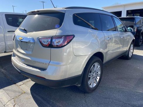 Used 2015 Chevrolet Traverse LT w/ Style and Technology Package image 6