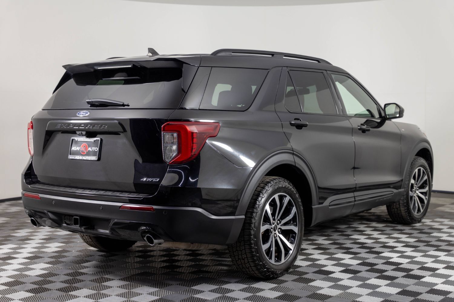 Used 2022 Ford Explorer ST-Line w/ Class IV Trailer Tow Package AWD/4WD image 7