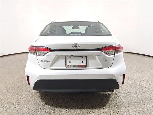Used 2025 Toyota Corolla LE image 6