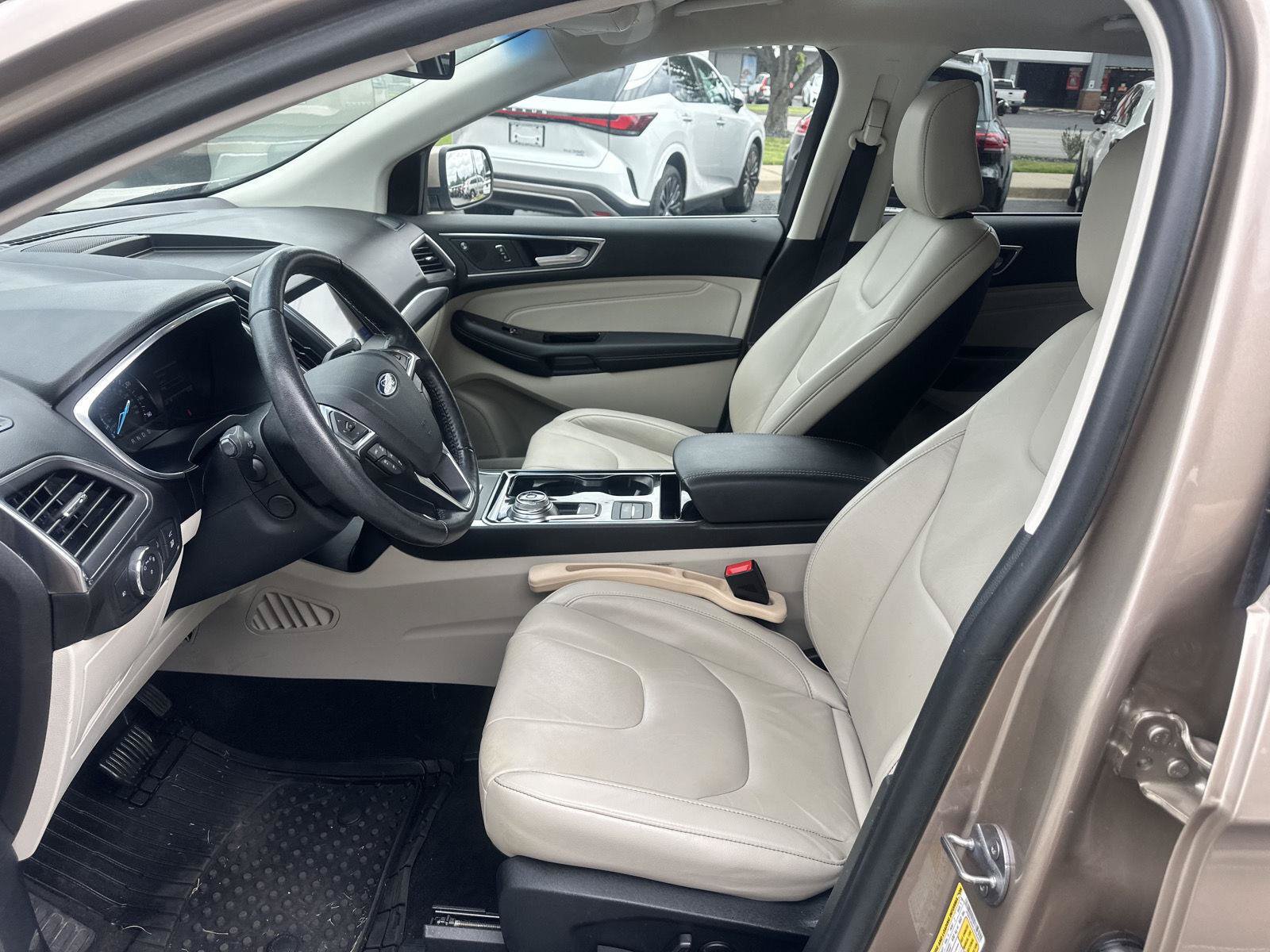 Used 2020 Ford Edge Titanium FWD image 19
