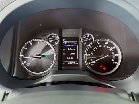 Used 2022 Lexus GX 460 Premium w/ Premium Package AWD/4WD image 15