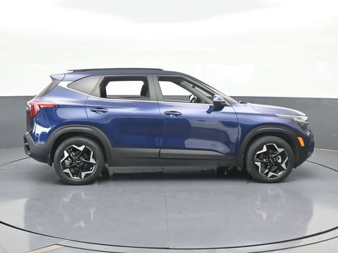Used 2024 Kia Seltos EX image 7