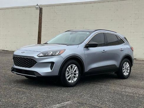 Certified 2022 Ford Escape SE image 2