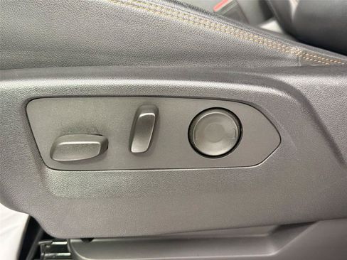 Used 2022 GMC Sierra 1500 AT4 w/ Technology Package AWD/4WD image 19