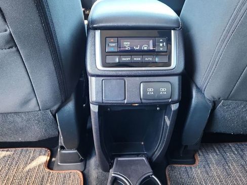 Used 2019 Subaru Ascent Premium image 28