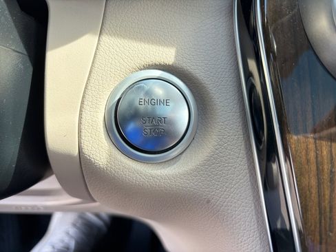 Used 2016 Mercedes-Benz GLC 300 4MATIC image 24