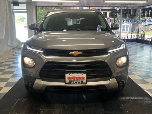 Used 2023 Chevrolet TrailBlazer LT w/ Convenience Package AWD/4WD image 2