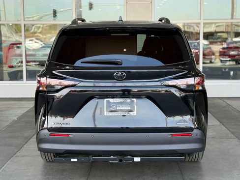 New 2026 Toyota Sienna XLE Woodland Edition image 10