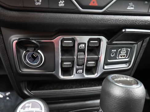 New 2026 Jeep Gladiator Sport image 18