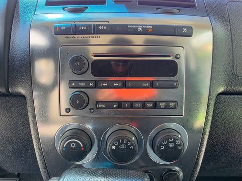 Used 2006 HUMMER H3 w/ Chrome Appearance Package AWD/4WD image 33