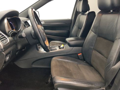 Used 2019 Jeep Grand Cherokee Altitude AWD/4WD image 17