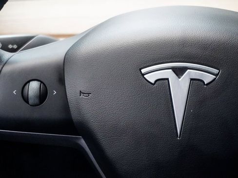 Used 2022 Tesla Model Y Long Range AWD/4WD image 15