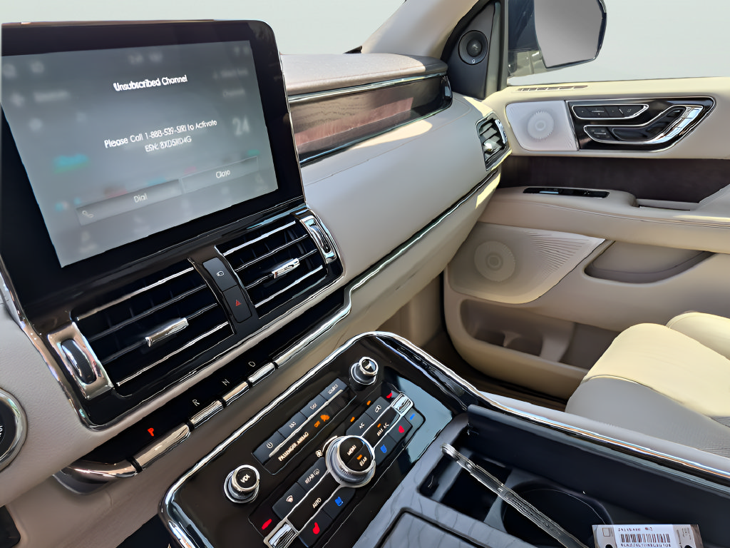 Used 2021 Lincoln Navigator L Reserve w/ Luxury Package AWD/4WD image 28