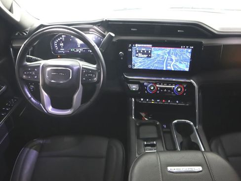 Used 2025 GMC Sierra 3500 Denali image 25