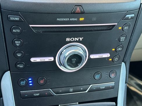 Used 2018 Ford Edge Titanium w/ Equipment Group 301A FWD image 22