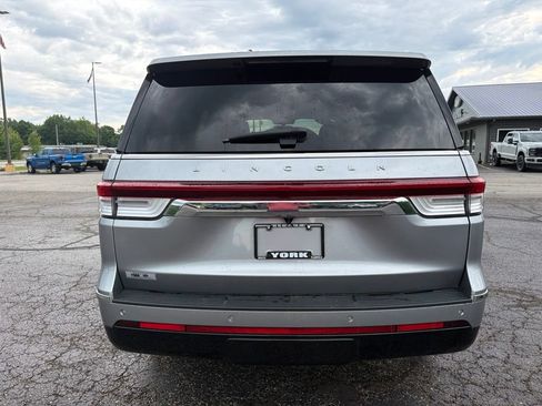 Used 2022 Lincoln Navigator Reserve AWD/4WD image 5
