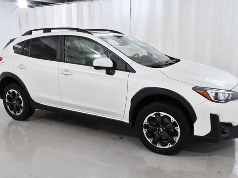 Used 2023 Subaru Crosstrek 2.0i Premium image 5
