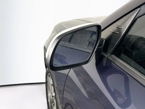 Used 2021 Hyundai Venue FWD image 16