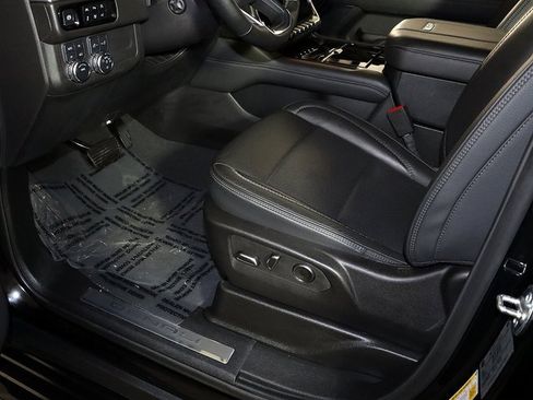 Used 2025 GMC Yukon Denali image 27