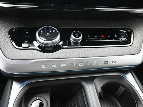 New 2025 Ford Expedition Tremor image 9