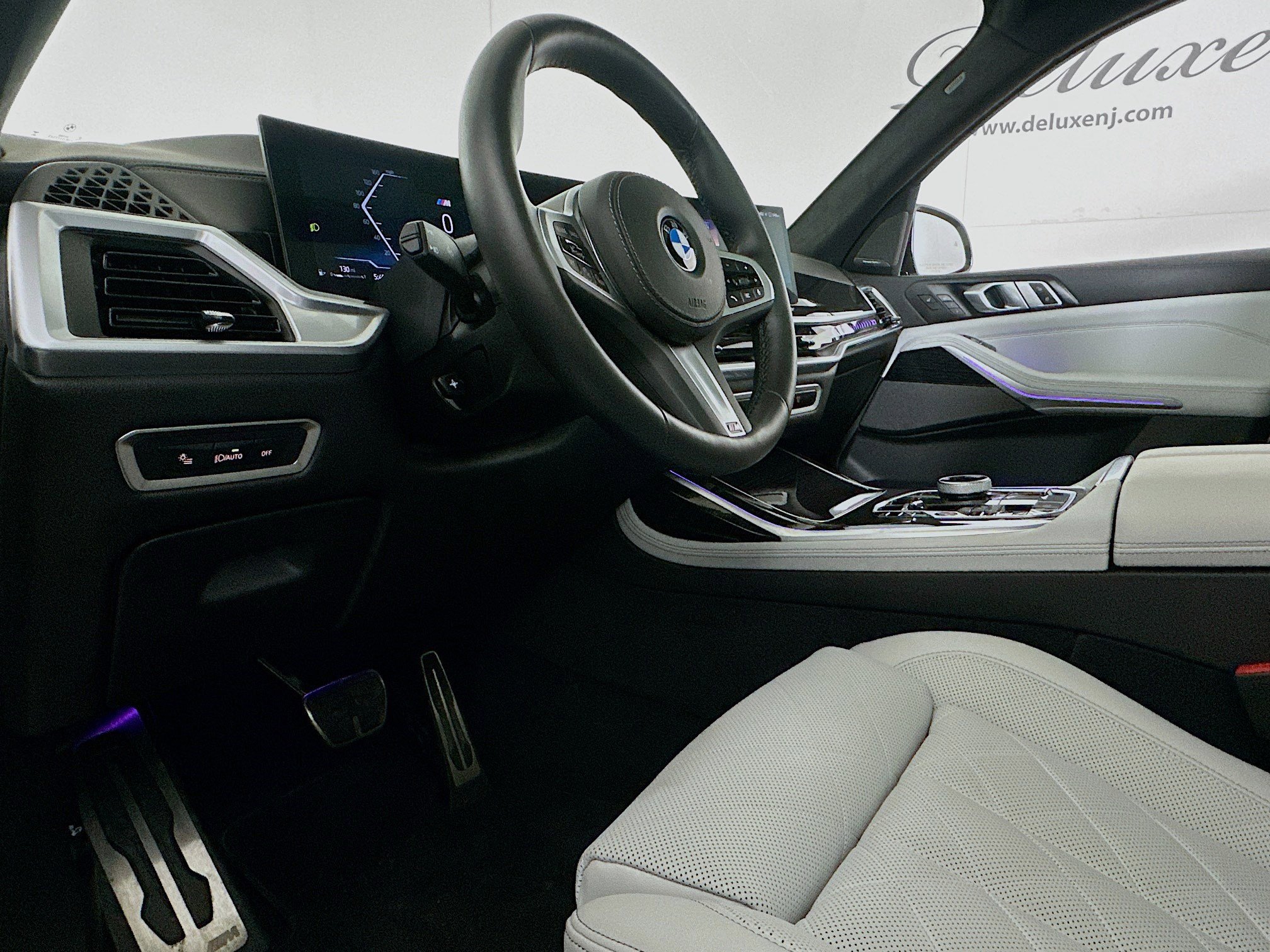 Used 2024 BMW X7 xDrive40i w/ Executive Package AWD/4WD image 7