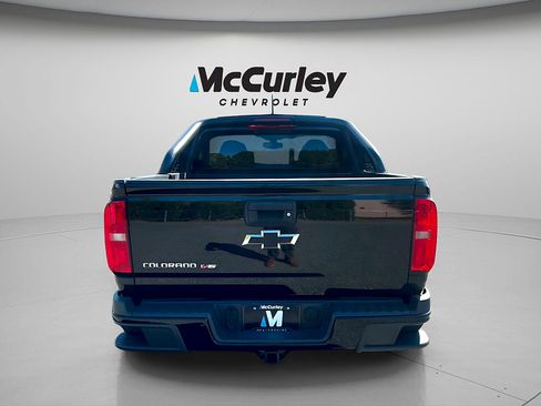 Used 2018 Chevrolet Colorado Z71 w/ Z71 Midnight Edition AWD/4WD image 6