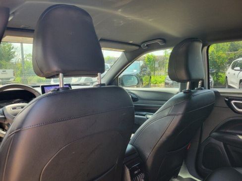 Used 2025 Jeep Compass Trailhawk AWD/4WD image 24