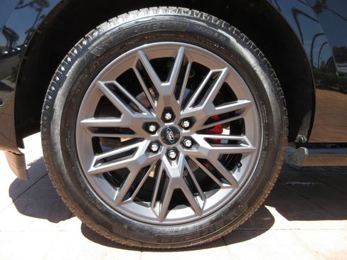 Used 2025 Ford Expedition Platinum w/ Stealth Performance Package AWD/4WD image 9