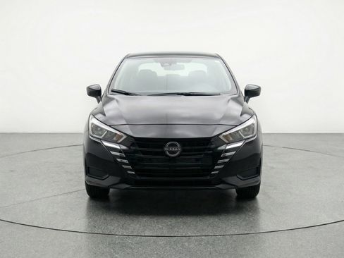 Used 2025 Nissan Versa SV image 2
