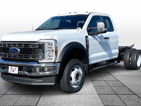 New 2026 Ford F450 XL w/ XL Chrome Package image 2